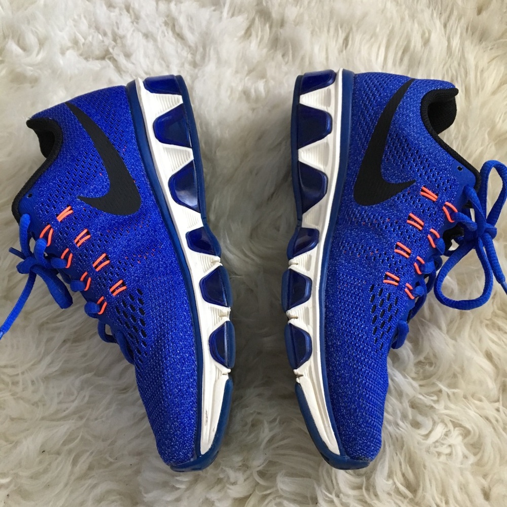 Nike Womens Air Max Tailwind 8 Running Shoes